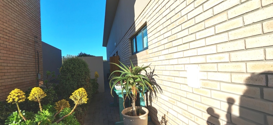 3 Bedroom Property for Sale in Dana Bay Western Cape